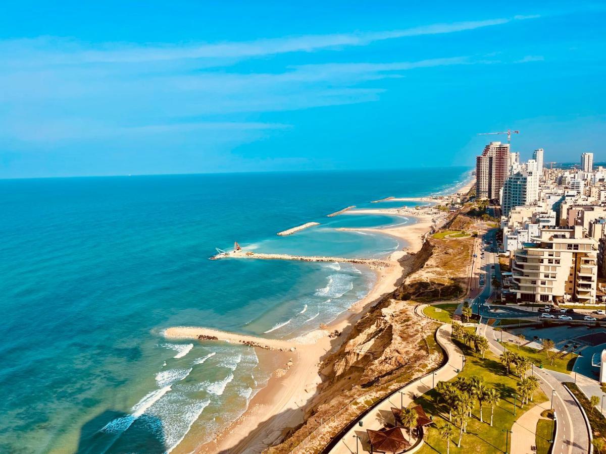 C Tower Apartments Netanya Exterior photo